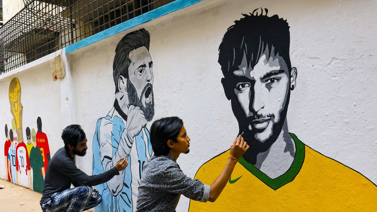 Messi mit Wadenproblemen - Brasilien nun auch in Katar gelandet