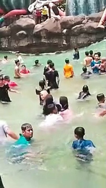 Kolam_Ombak_Waterkingdom_Di_Buka_Kembali_#waterkingdommekarsari_#kolamombakwaterkingdom(720p)