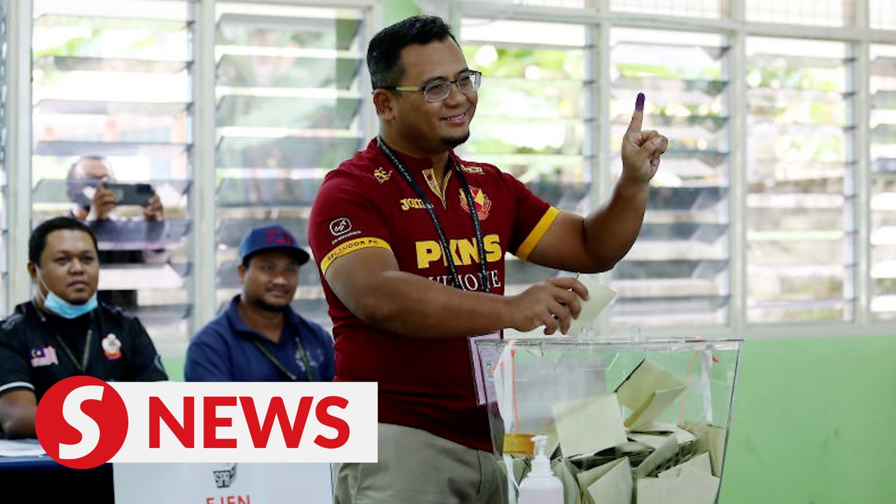 GE15: Amirudin defeats Azmin in Gombak