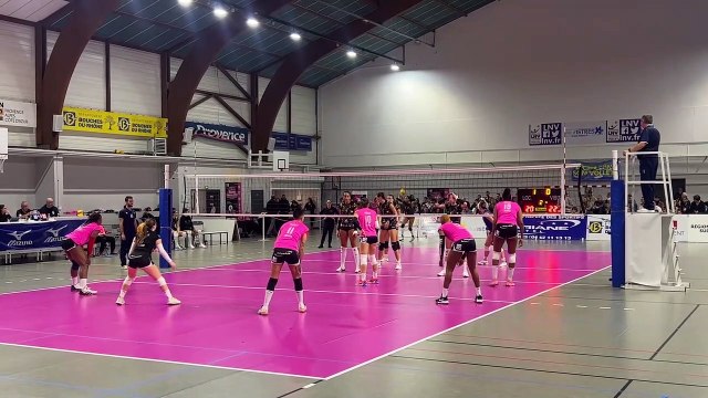 Images maritima: le plus beau point du match Istres Provence Volley Mougins