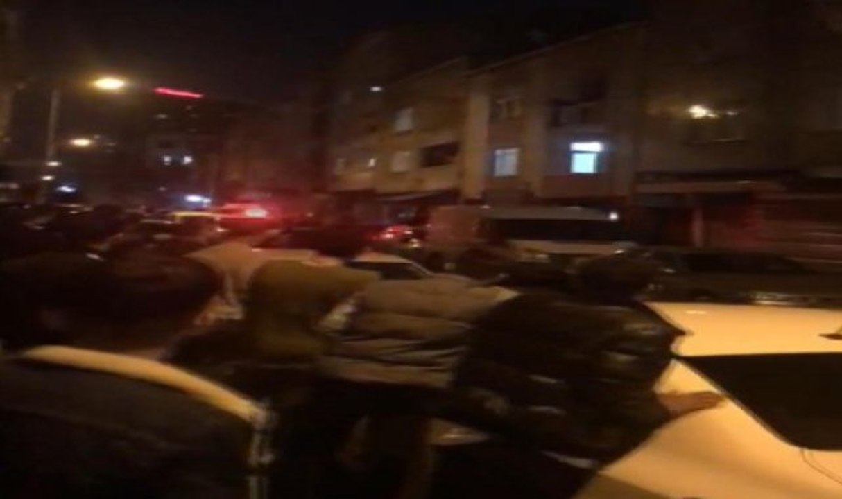 Kavga eden iki grubu polis havaya ateş açarak ayırdı