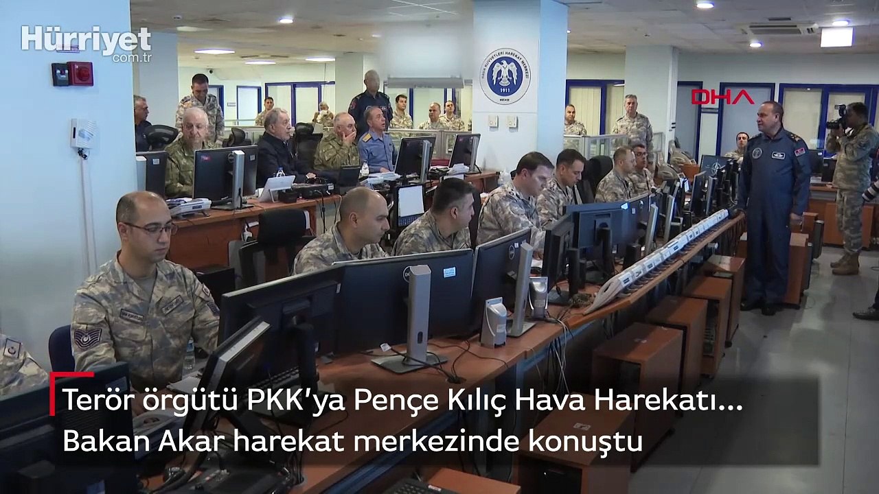 Terör örgütü PKK’ya Pençe Kılıç Hava Harekatı... Bakan Akar harekat merkezinde konuştu