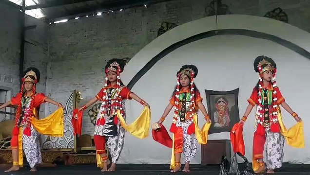 Indonesian KELANA Mask Dance Cultural Arts | Seni Budaya Tari Topeng KELANA Indonesia