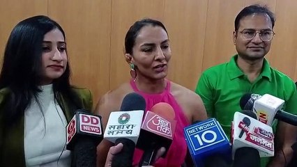 अन्तरराष्ट्रीय रेसलर व राष्ट्रमंडल खेलों की स्वर्ण पदक विजेता गीता फोगाट