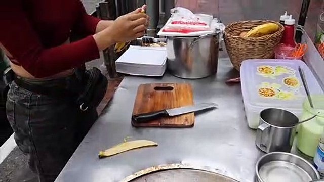 Eggs & Bananas! The Most Popular Rotti Lady in Bangkok - Thai Street Food 4
