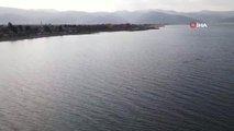 İznik Gölü'nde tehlike çanları: Göl çekildi kayıklar karada kaldı