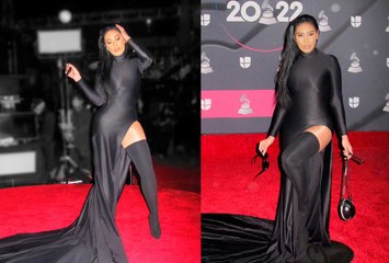 Simaria Mendes elege vestido colado e com recorte no limite para o Grammy Latino