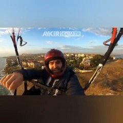 Paraşütle uçarken cep telefonu uçtu...