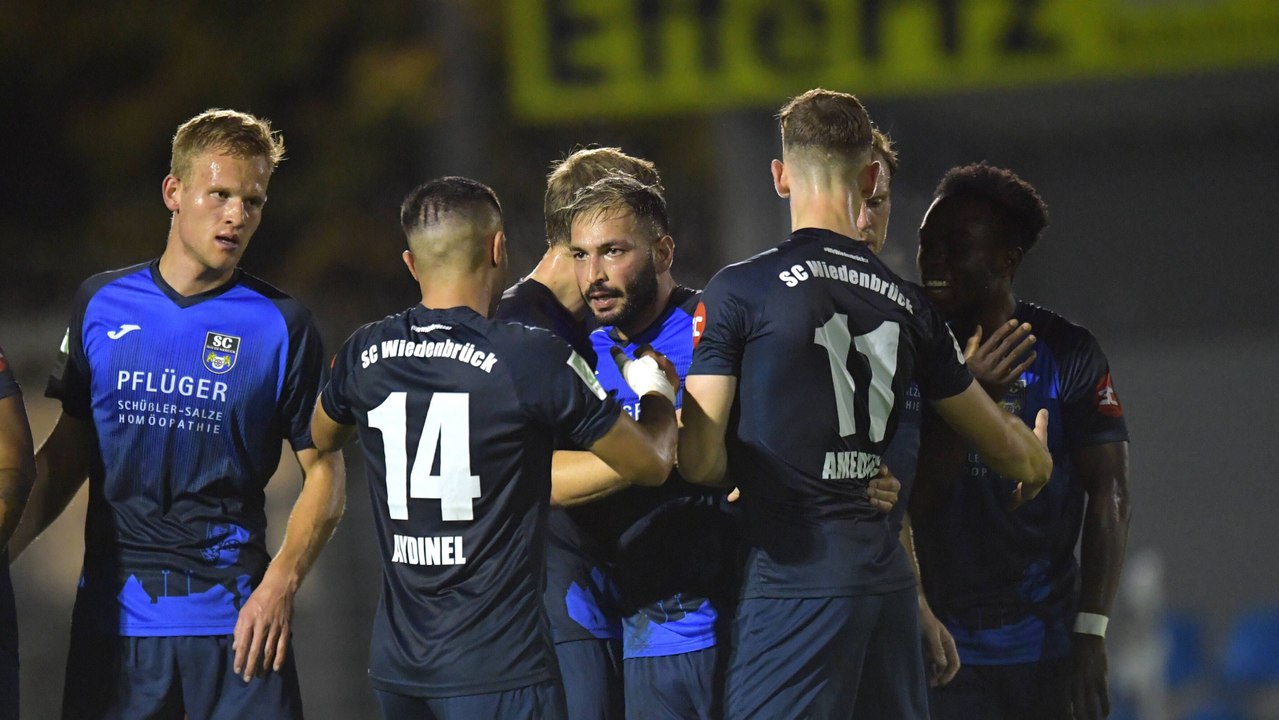 Machtdemonstration im Keller: Wiedenbrück mit klarem Heimsieg gegen Düren