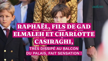 下载视频: Raphaël, fils de Gad Elmaleh et Charlotte Casiraghi, très dissipé au balcon du palais, fait sensation !