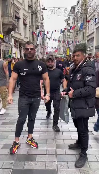 Yabancı uyruklu hadsizler Türk milletinin acısıyla böyle alay etti!
