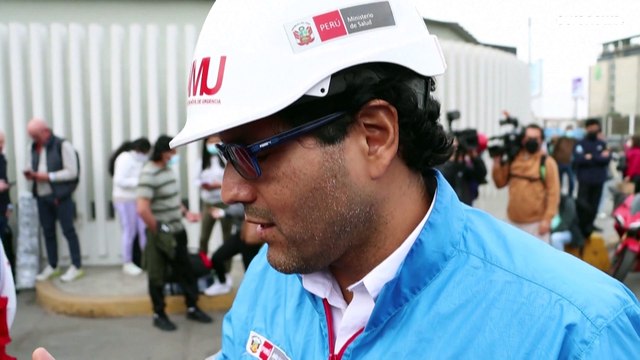 La colisión entre un camión de bomberos y un avión en Lima deja dos bomberos muertos