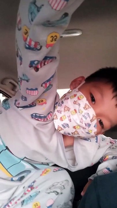 จีโน่ อยากกินลูกชิ้นปูอัดกับตุ้น (กุ้ง)
