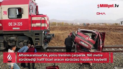 Tren, hafif ticari araca çarptı! 1 kişi hayatını kaybetti