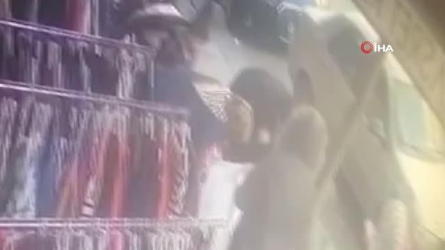 Boğazına şeker kaçan çocuğu kucaklayarak hastaneye yetiştirdi