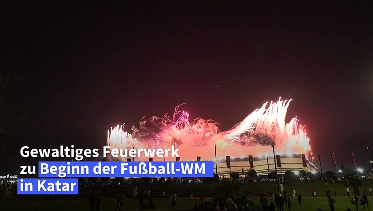 Großes Feuerwerk zur Beginn der Fußball-WM in Katar