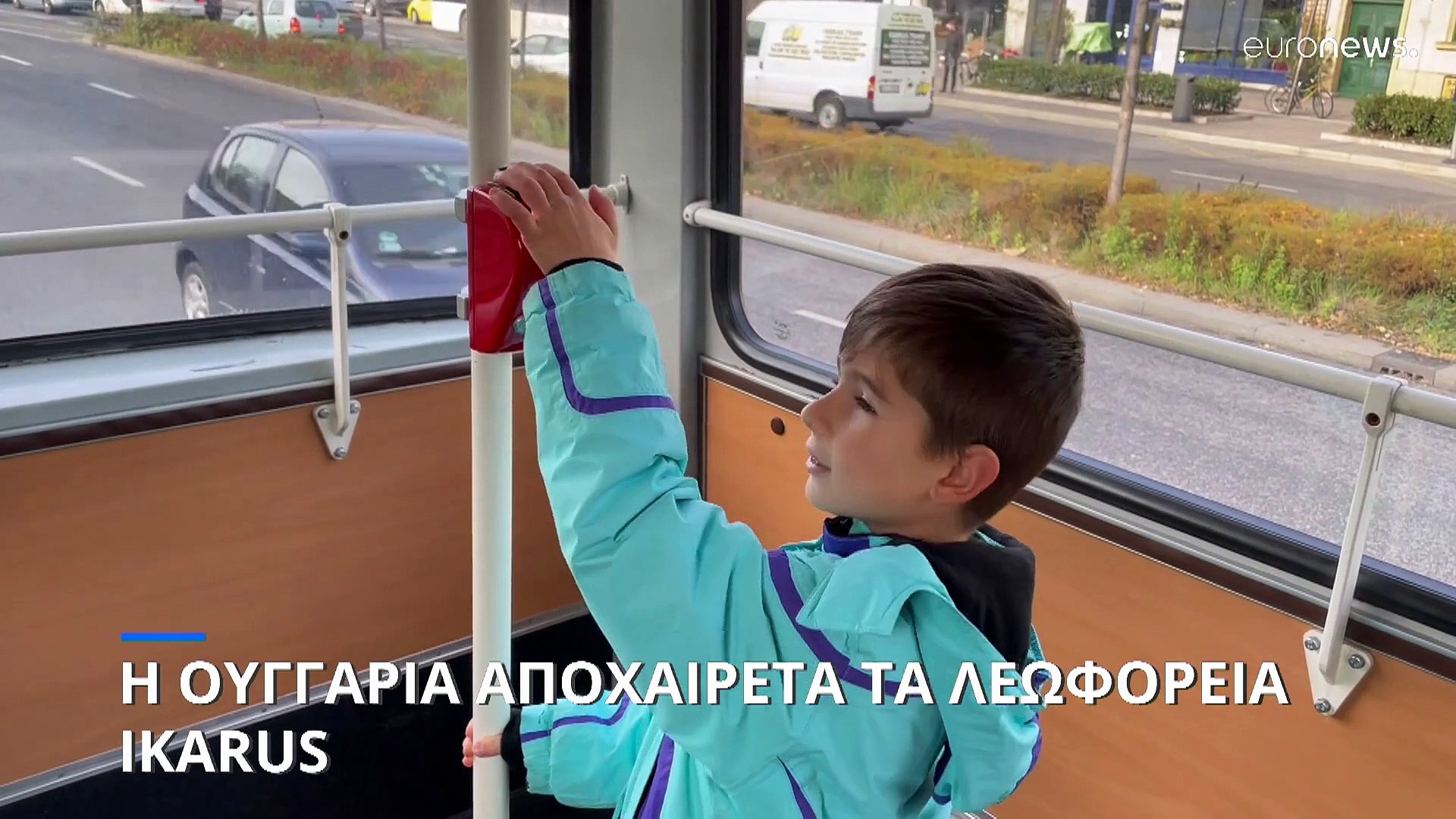 Watch: Budapest Says Goodbye to Iconic Ikarus Bus 