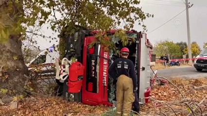 Yangına giden itfaiye aracının devrilmesi sonucu 3 itfaiye eri yaralandı