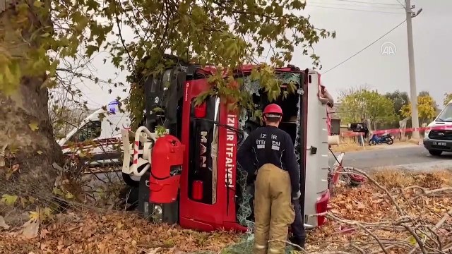 Yangına giden itfaiye aracının devrilmesi sonucu 3 itfaiye eri yaralandı