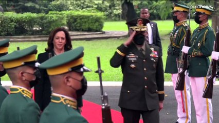 كمالا هاريس تلتقي رئيس الفلبين في محاولة لتعزيز العلاقات بين واشنطن ومانيلا