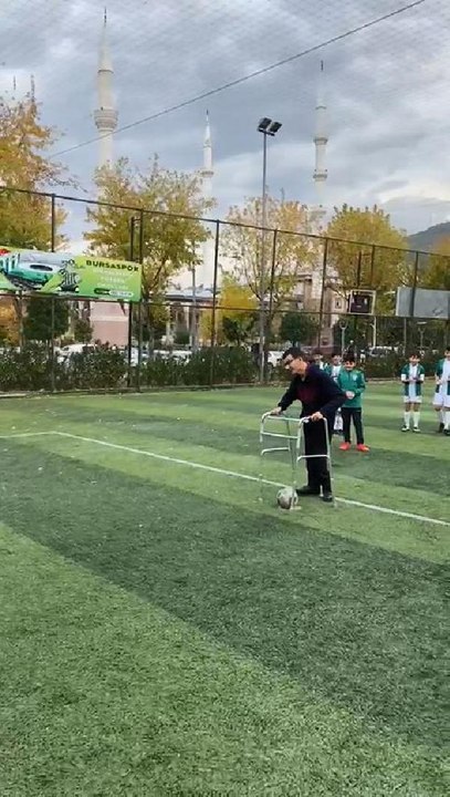 SEREBRAL PALSİLİ ALPEREN FATİH'İ DUYGULANDIRAN GOLLER