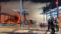 Aparatoso incendio en una nave industrial de Madrid