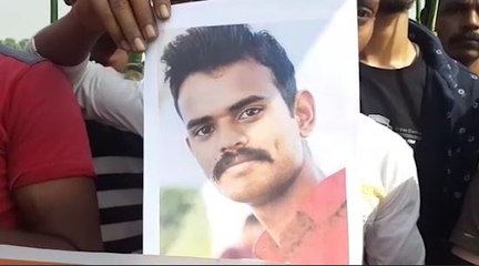 শেষযাত্রায় সহকর্মীদের কাঁধে চড়ে বাড়ি ফিরলেন বাঁকুড়ার সৌভিক হাজরা |OneIndia bengali