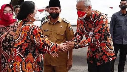 Video herunterladen: Momen Puan Maharani Disambut Ganjar Pranowo di Jawa Tengah