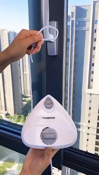 Magnetic double-sided glass cleaning
