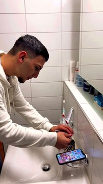 Quand des gouttes d'eau tombent sur ton téléphone