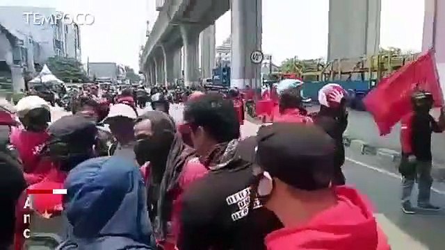 Buruh Gelar Demonstrasi di Tanjung Priok
