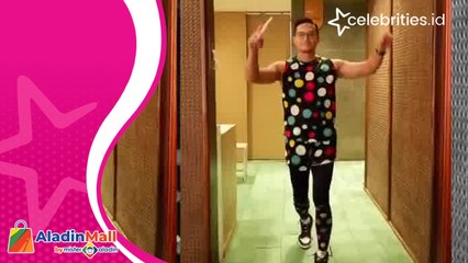Rino Soedarjo Pakai Outfit Nyeleneh demi Beri Kejutan Ulang Tahun Gisella Anastasia, Colorful