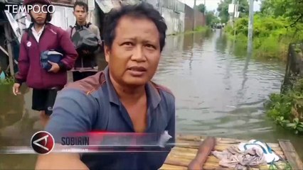 Jasa Angkut Kendaraan di Tengah Banjir Pekalongan
