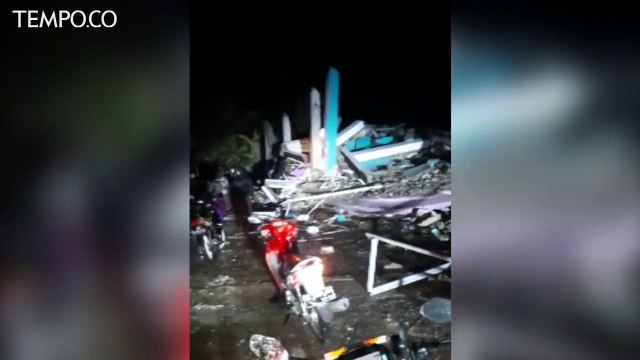 Gempa Guncang Mamuju, Sejumlah Bangunan Ambruk Timpa Warga