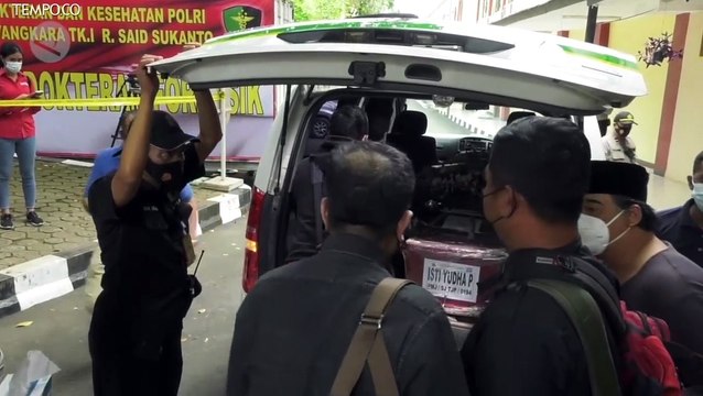 RS Polri Menyerahkan Empat Jenazah Korban Pesawat Sriwijaya Air SJ 182