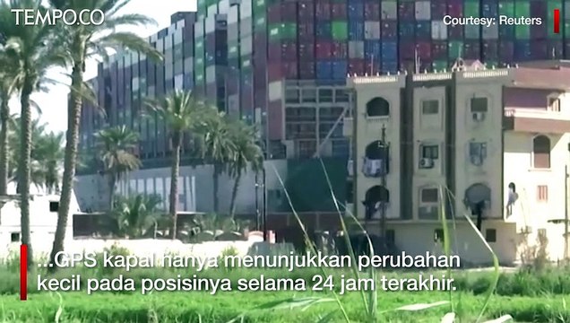 Kapal Kontainer Raksasa Kandas di Terusan Suez, Jalur Laut Asia-Eropa Macet