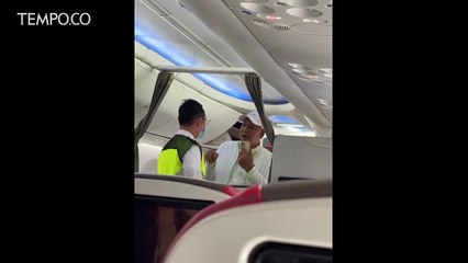 Viral, Penumpang Marah-marah di Dalam Pesawat Batik Air