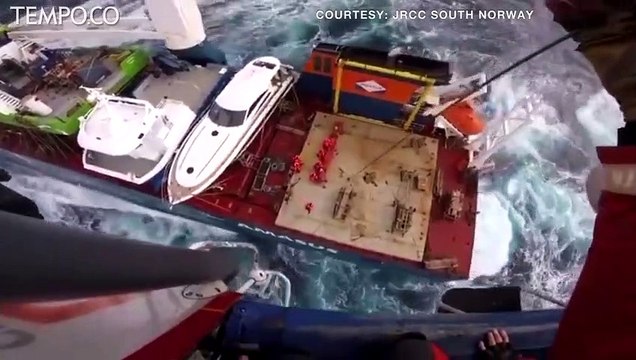 Kapal Kargo Belanda Diguncang Badai, Kru Terjun ke Laut, Evakuasi yang Dramatis