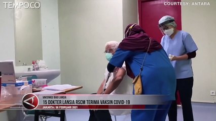 Dicek Kesehatannya sebelum 15 Dokter Senior di RSCM Terima Vaksin Covid-19