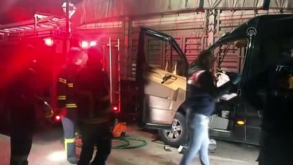 Tiyatro ekibini taşıyan minibüs, TIR'a çarptı: 3 ölü (5)- Yeniden