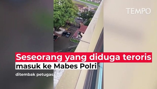 Rekaman CCTV Terduga Teroris Yang Masuk Ke Mabes Polri, Menodongkan Pistol Lalu Ditembak Petugas