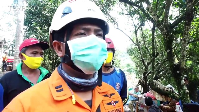 Longsor Nganjuk, Tim SAR Evakuasi 14 Korban Tertimbun