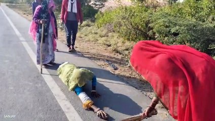 मन्नत पूरी हुई मां ने 50 किलोमीटर की दंडवत