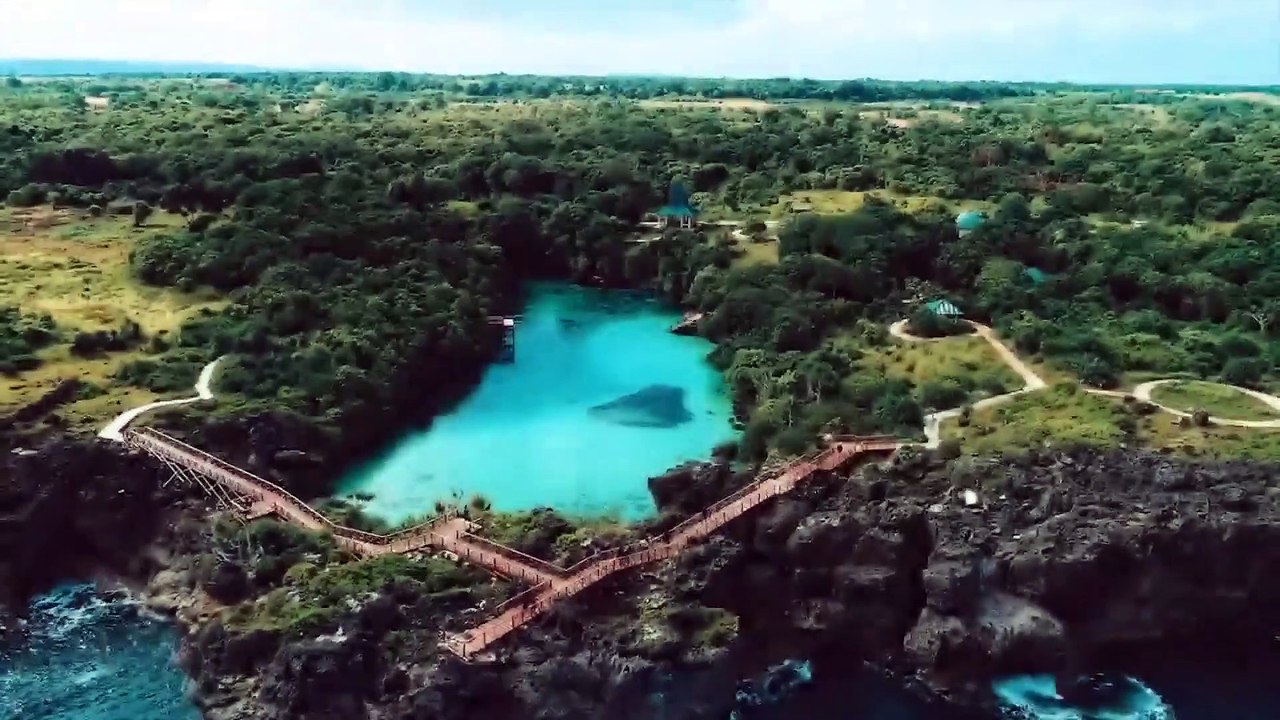 Perempuan Garda Depan Vaksinasi Covid