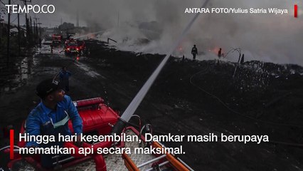 Hari Ke-9 Kebakaran Limbah Ban di Gunung Putri, Kobaran Api Masih Menyala