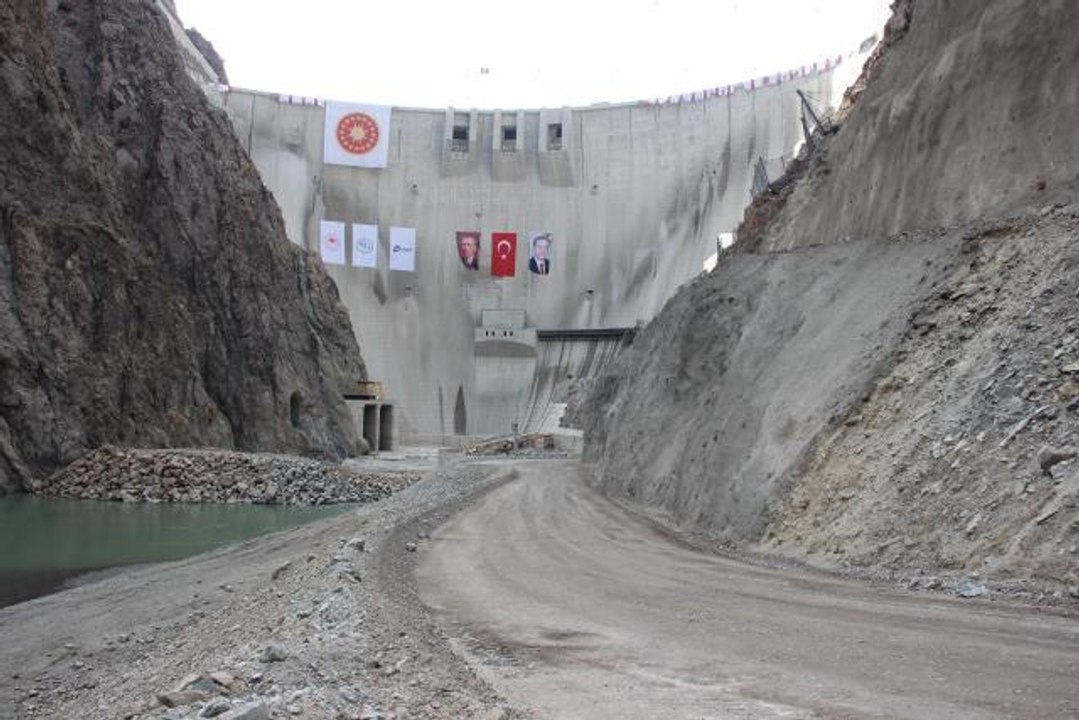 Tarım ve Orman Bakanı Vahit Kirişci, Yusufeli Barajı'nda incelemelerde bulundu Açıklaması