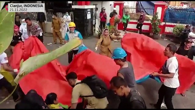 Sismo mata dezenas de pessoas em Java