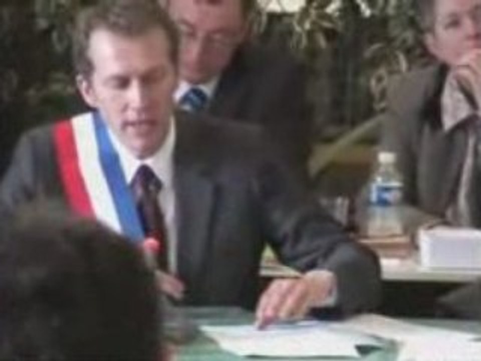 Installation de Guillaume Garot comme maire  de Laval