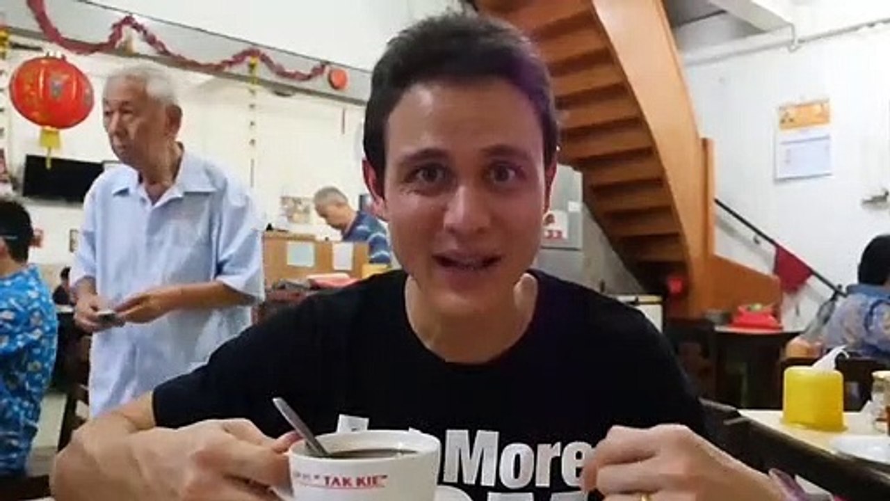 Indonesian Street Food Tour of Glodok (Chinatown) in Jakarta - DELICIOUS Indonesia Food! 9