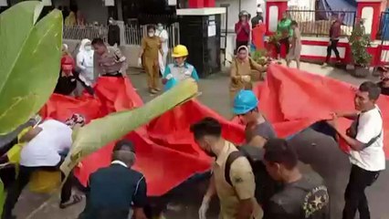 Devastante terremoto di magnitudo 5,6 nell'isola di Giava